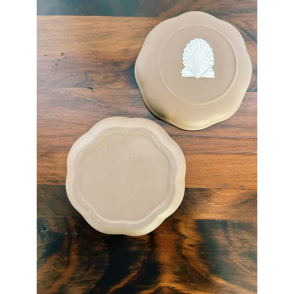 Vintage Wedgwood Taupe Brown Jasperware Scallop Shell Trinket Box